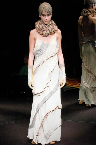 Look 32